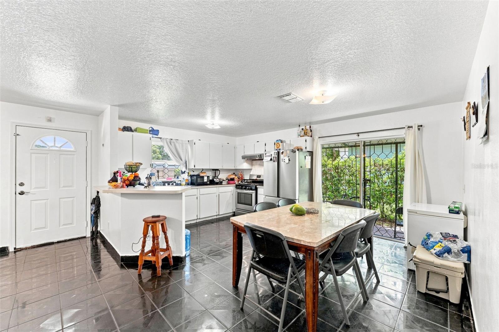 1801 BETHUNE DR