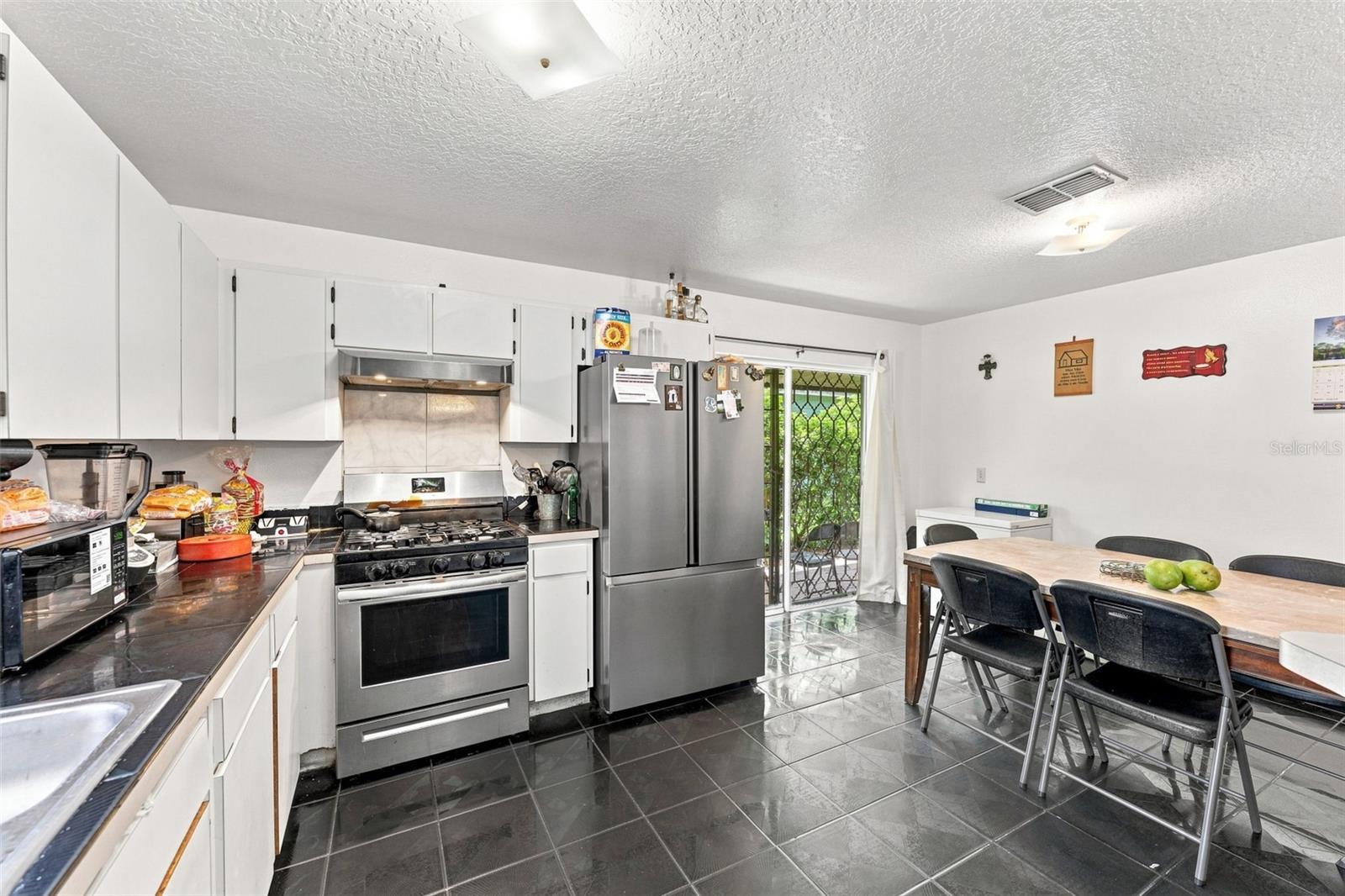1801 BETHUNE DR