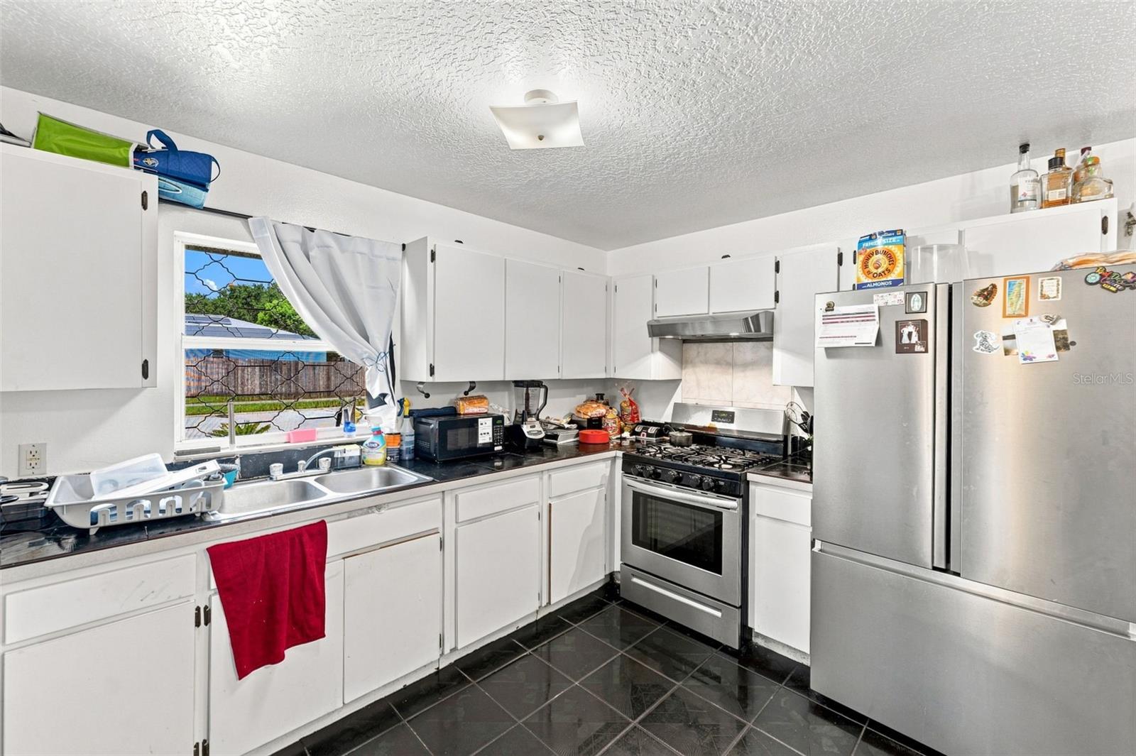 1801 BETHUNE DR