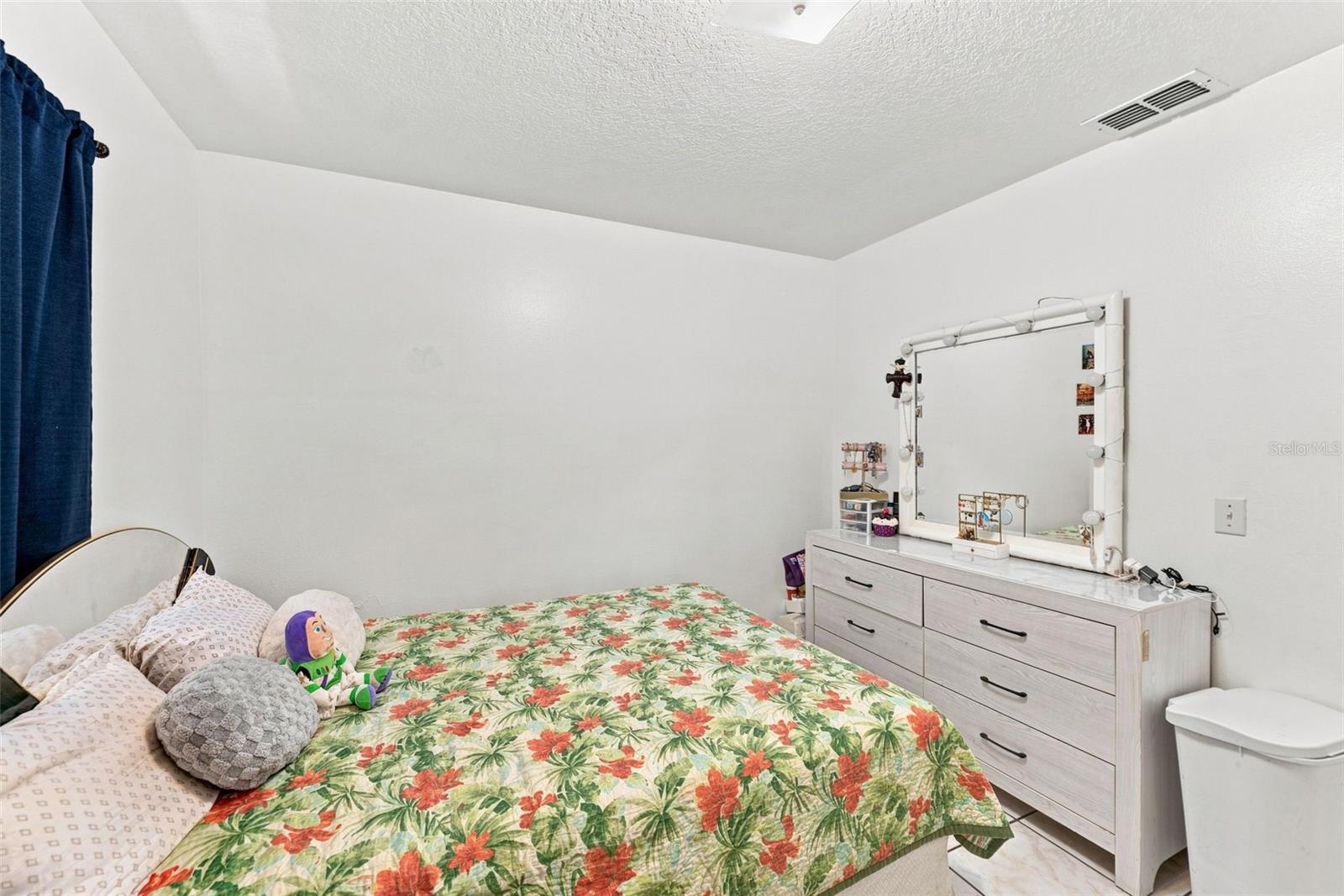 1801 BETHUNE DR
