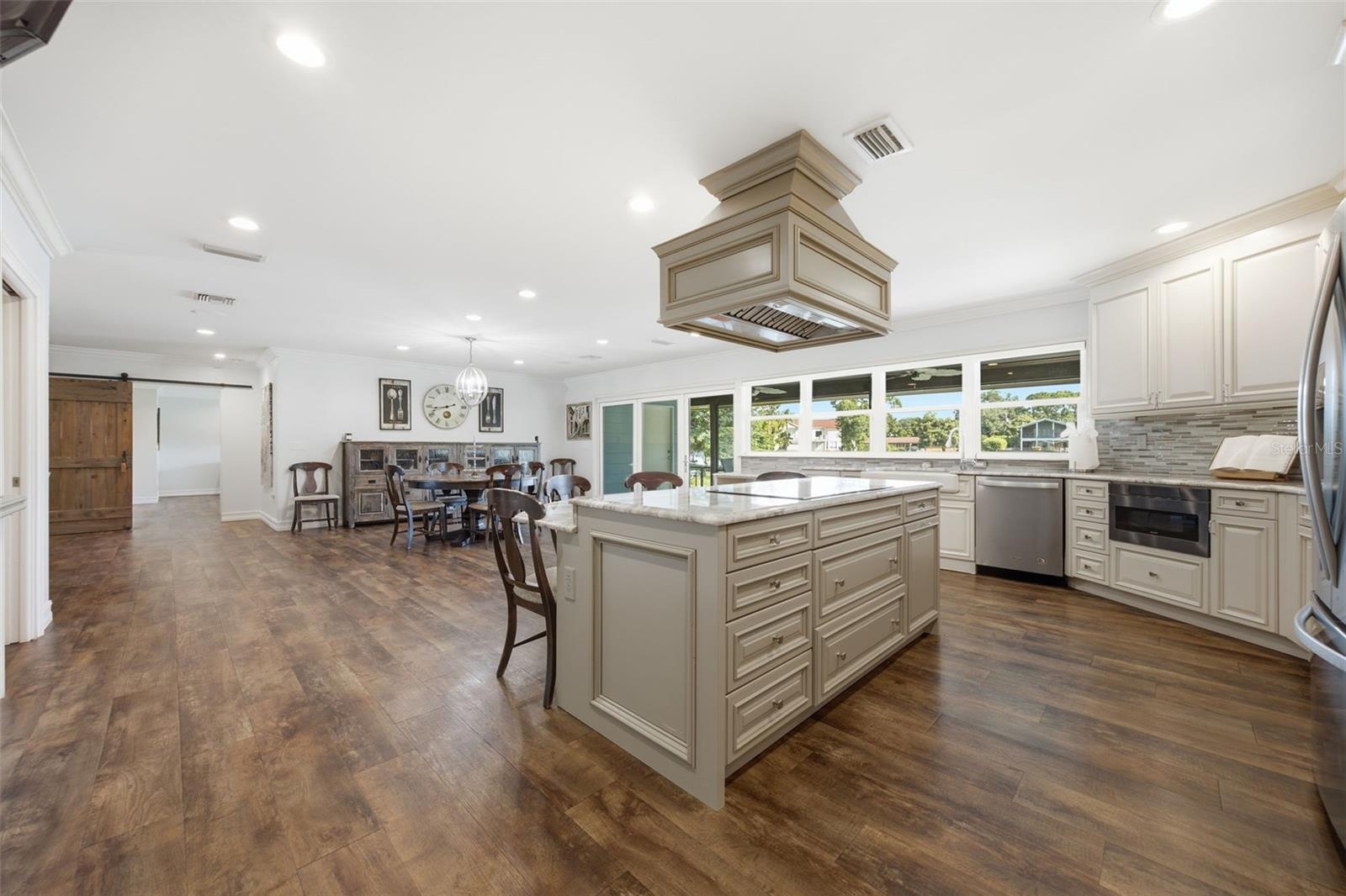 10715 CARROLLWOOD DR