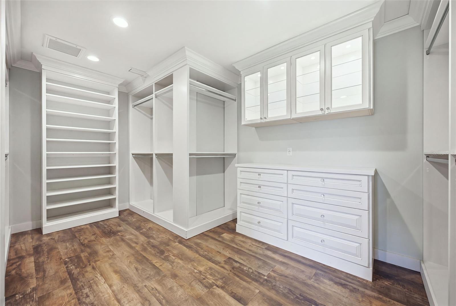 10715 CARROLLWOOD DR