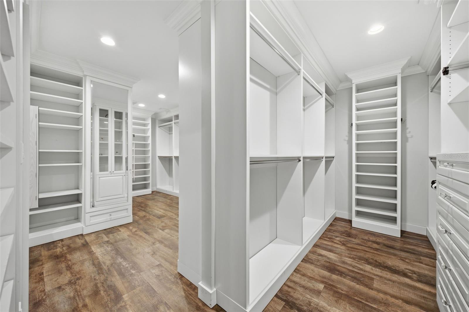 10715 CARROLLWOOD DR