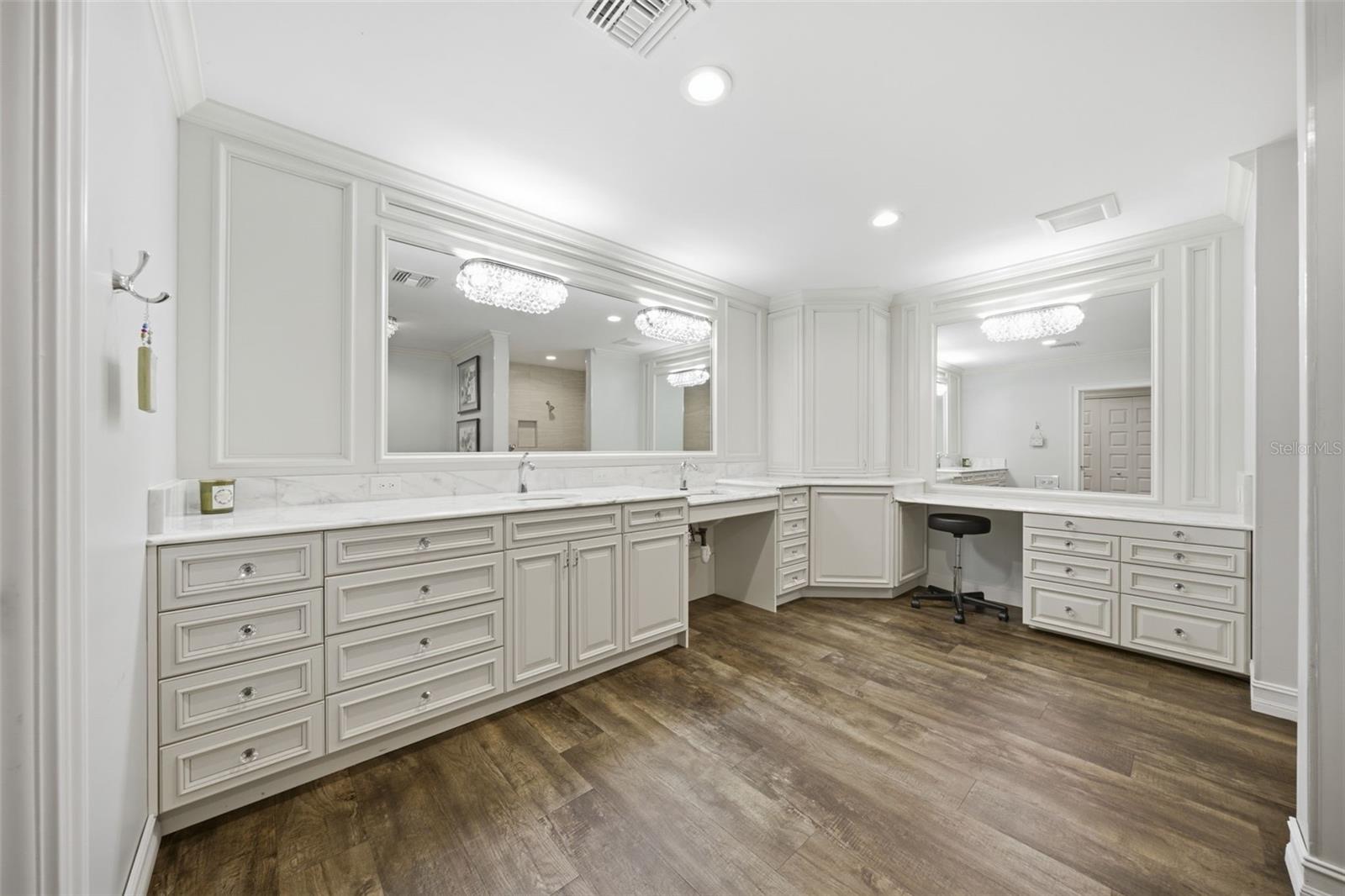10715 CARROLLWOOD DR