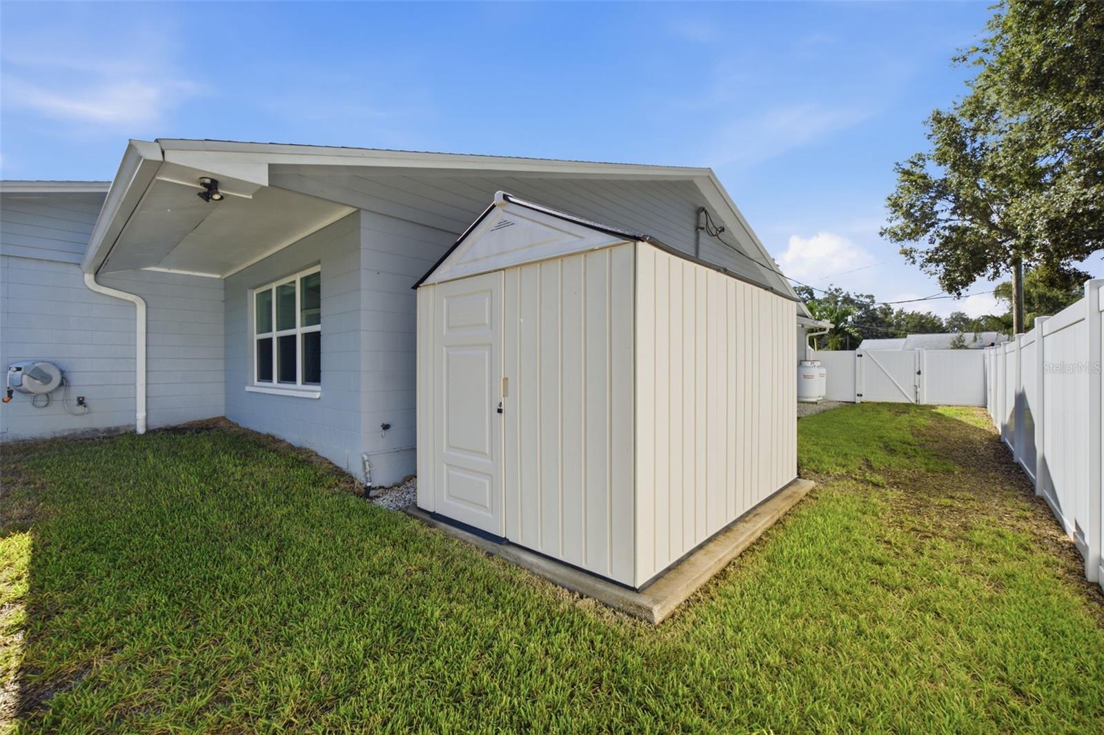 10715 CARROLLWOOD DR