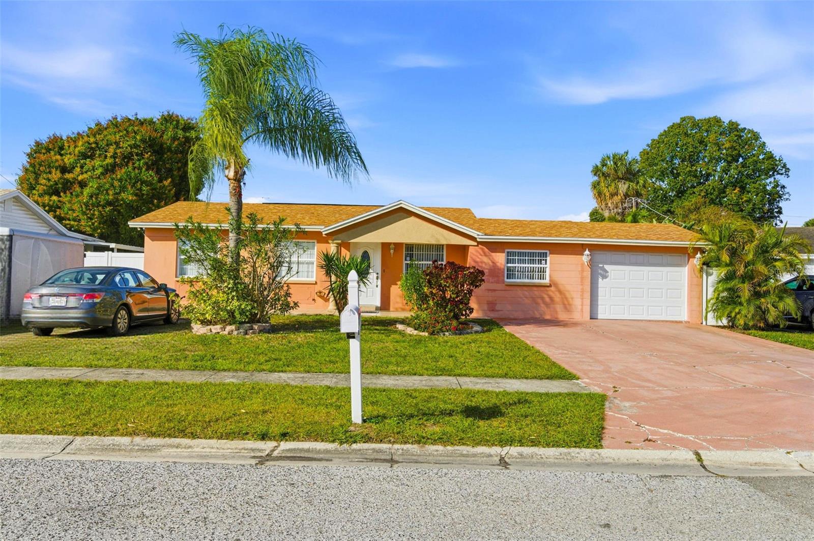 4914 HOLIDAY DR