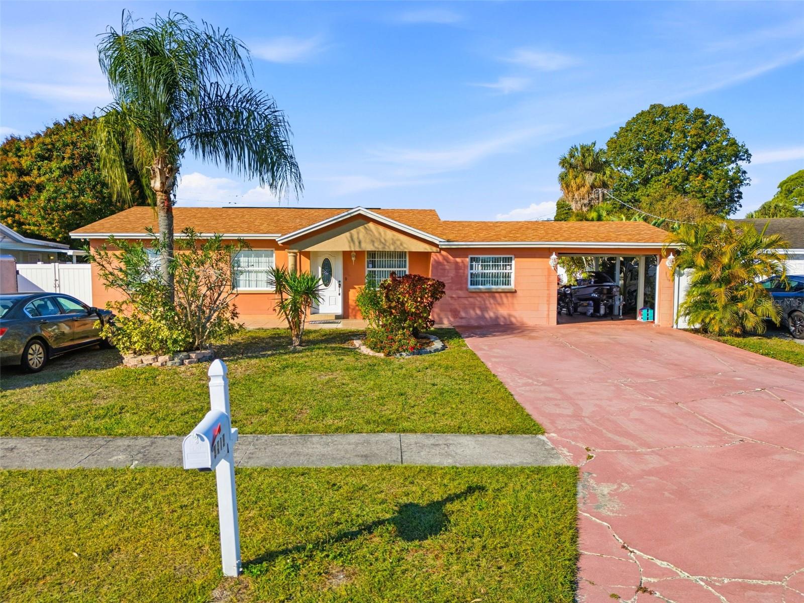 4914 HOLIDAY DR