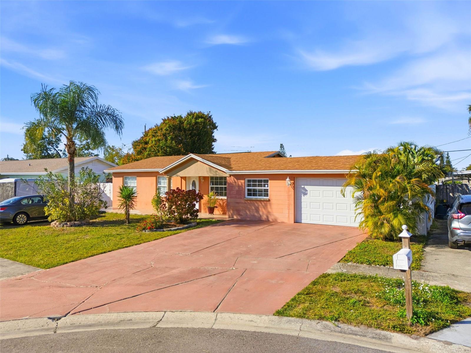 4914 HOLIDAY DR