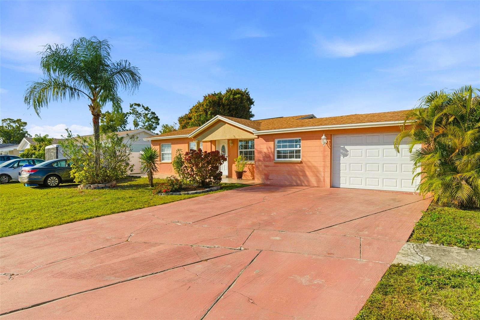 4914 HOLIDAY DR