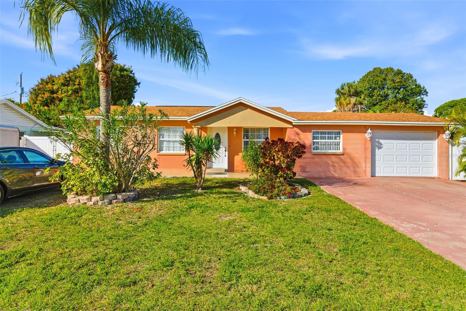 4914 HOLIDAY DR