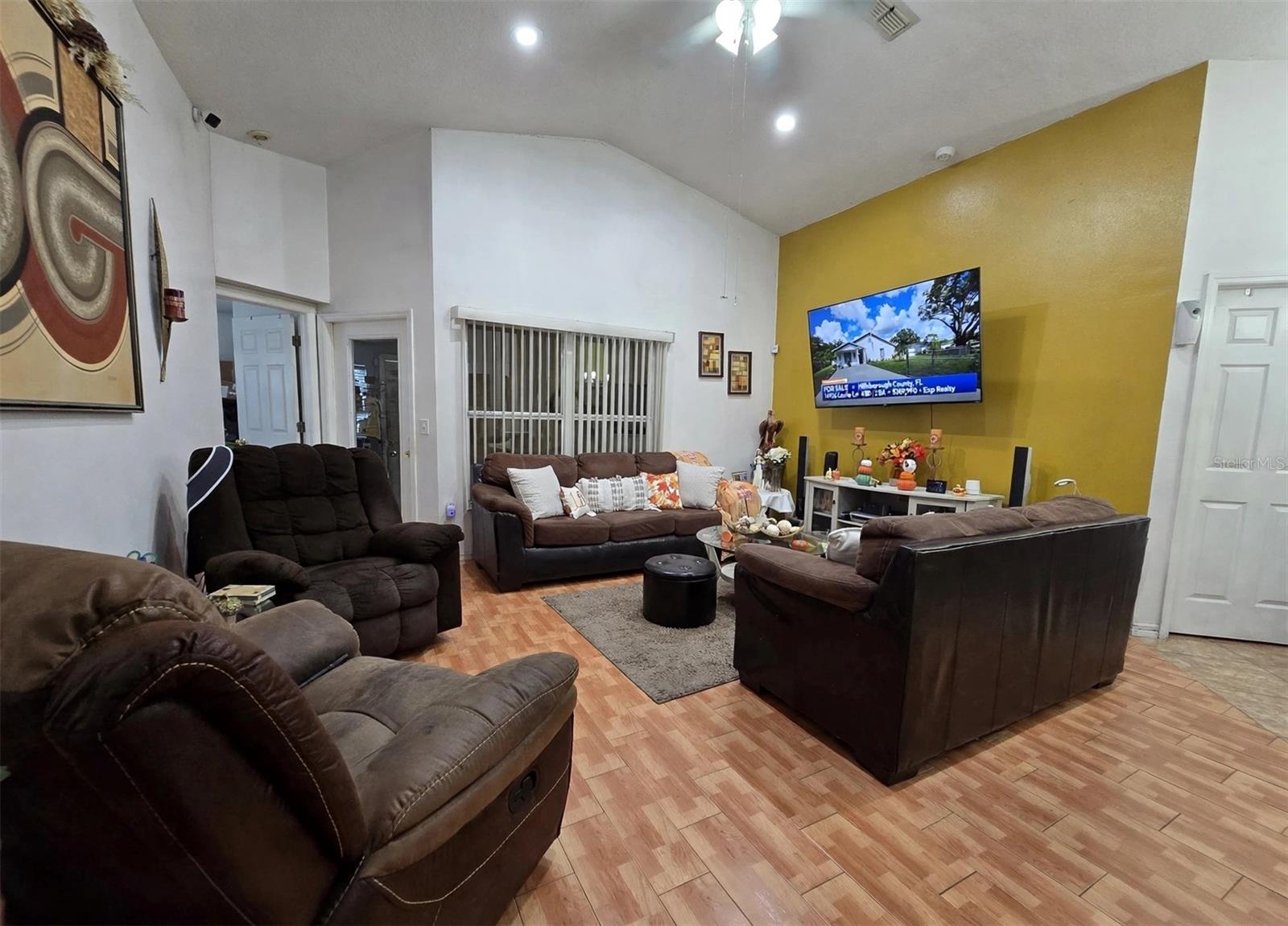 14926 LAURIE LN