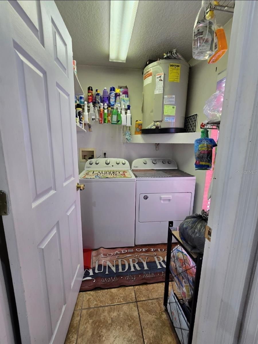 14926 LAURIE LN