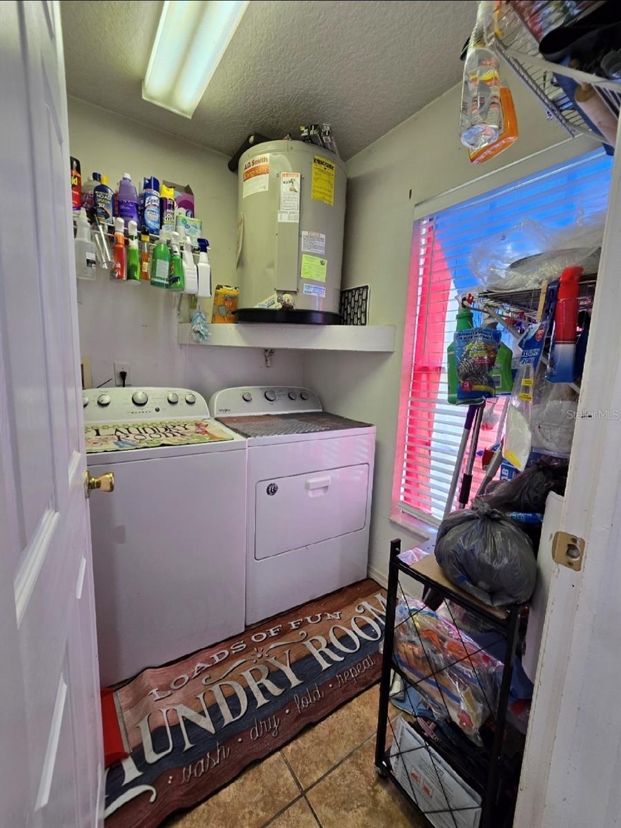 14926 LAURIE LN