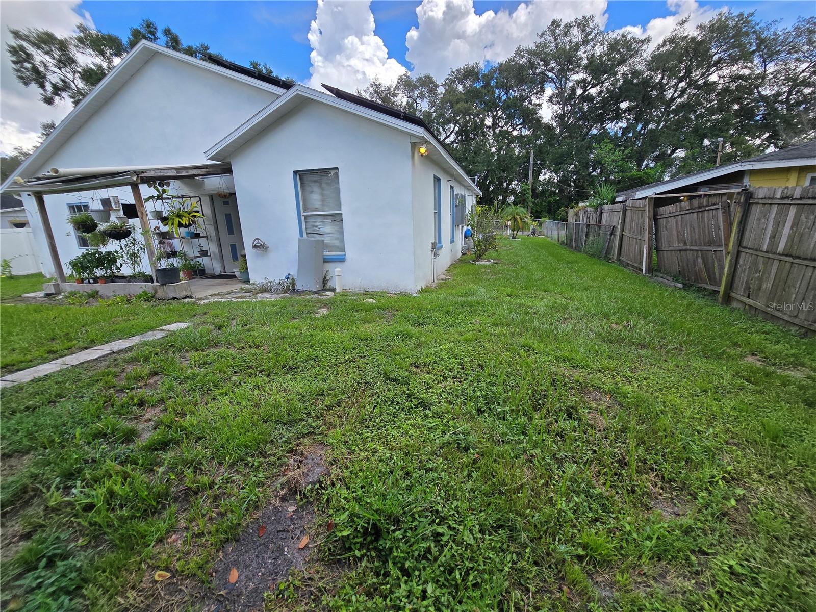 14926 LAURIE LN