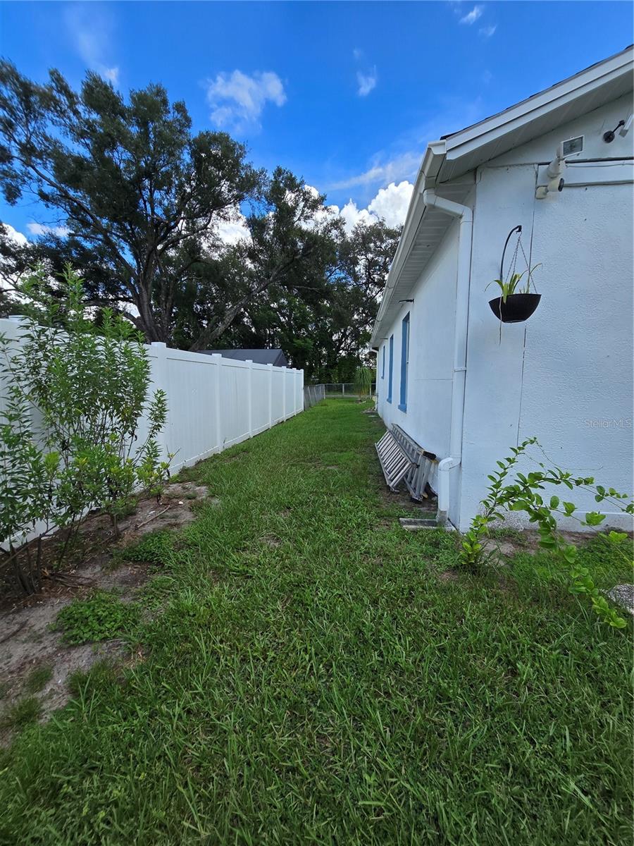 14926 LAURIE LN