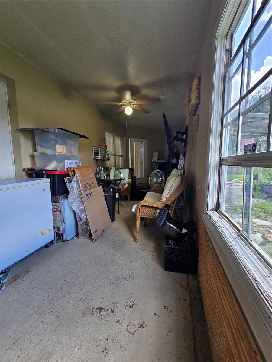 14926 LAURIE LN