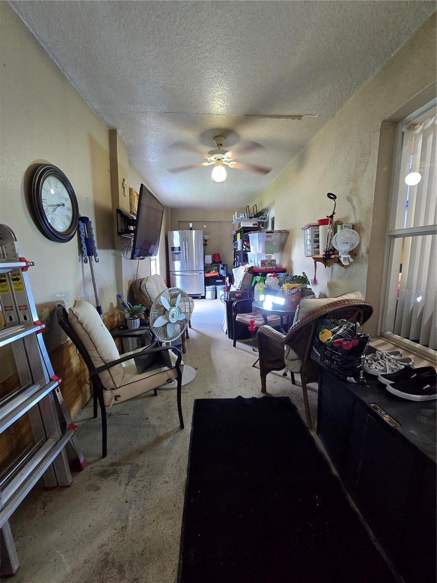 14926 LAURIE LN