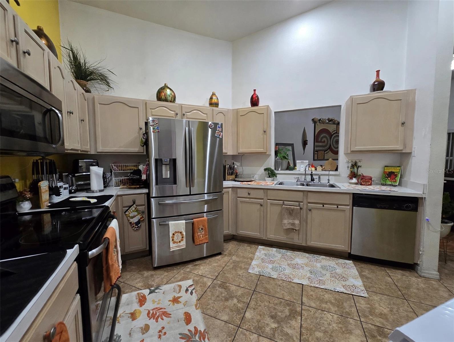 14926 LAURIE LN