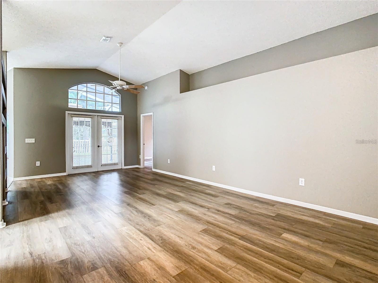 7823 FLORADORA DR