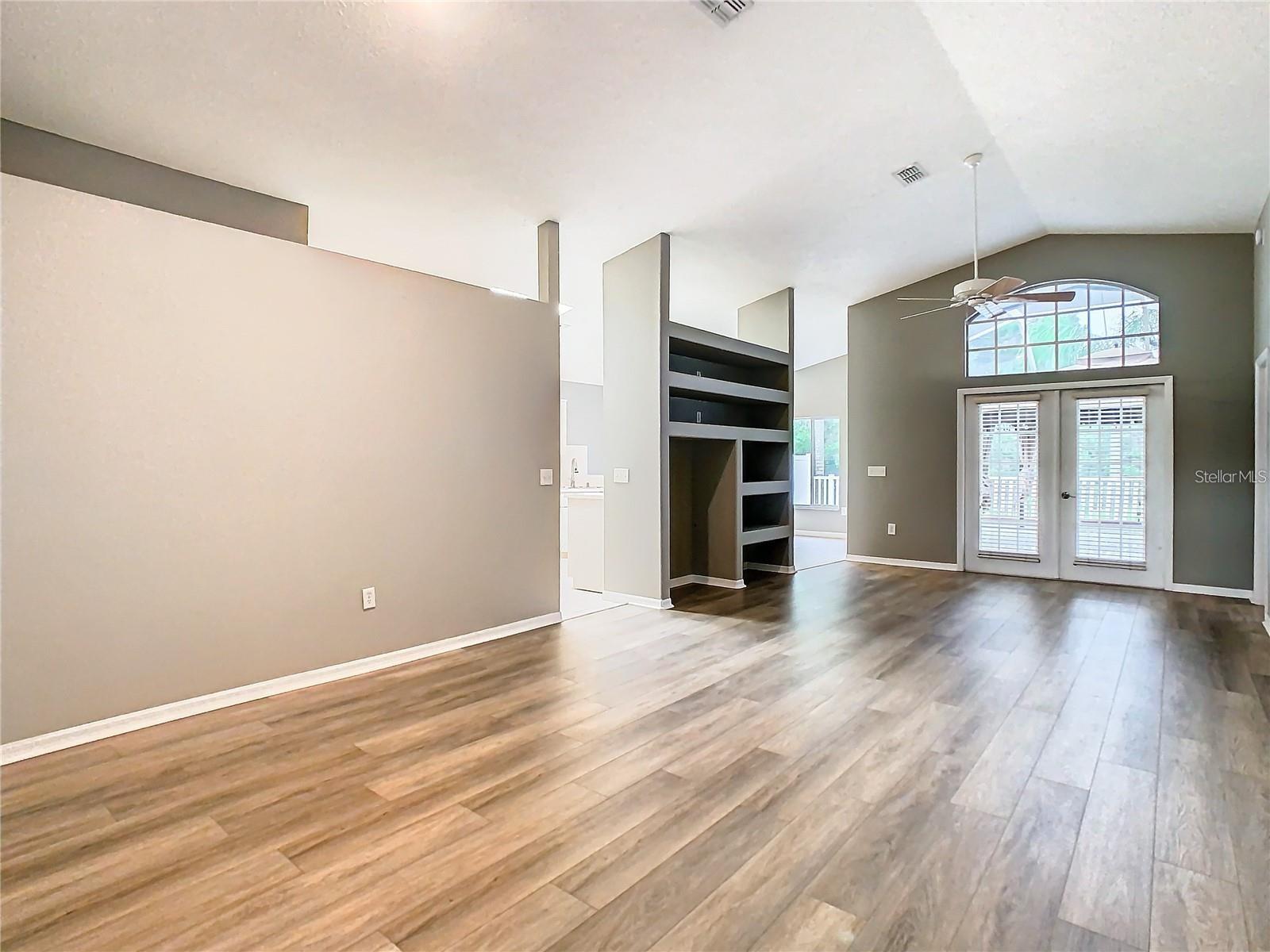 7823 FLORADORA DR