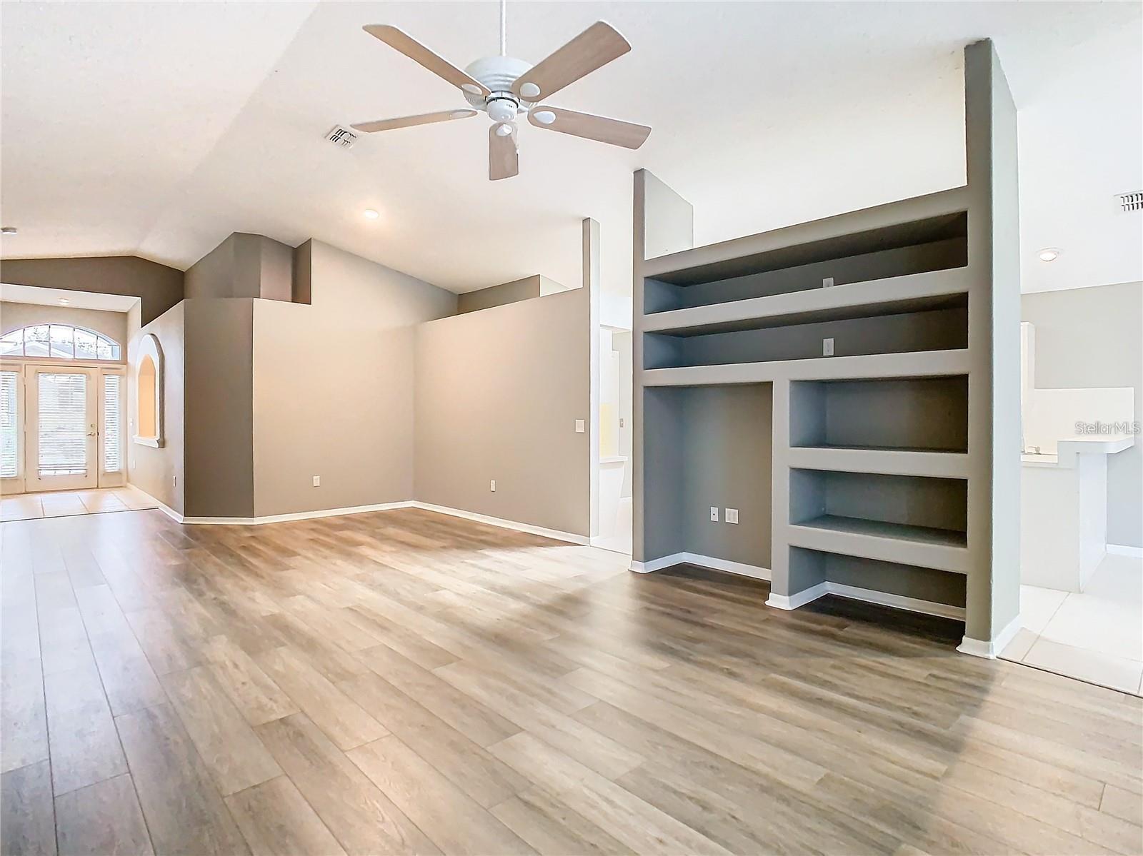 7823 FLORADORA DR