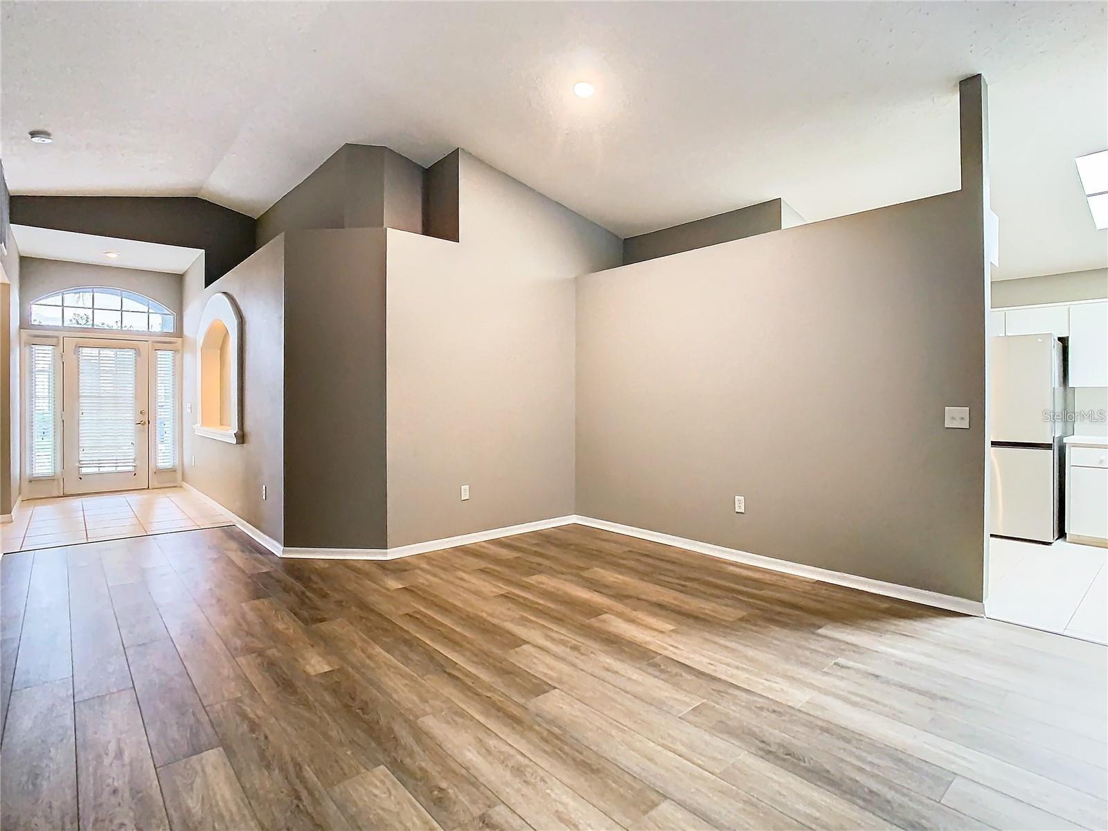 7823 FLORADORA DR