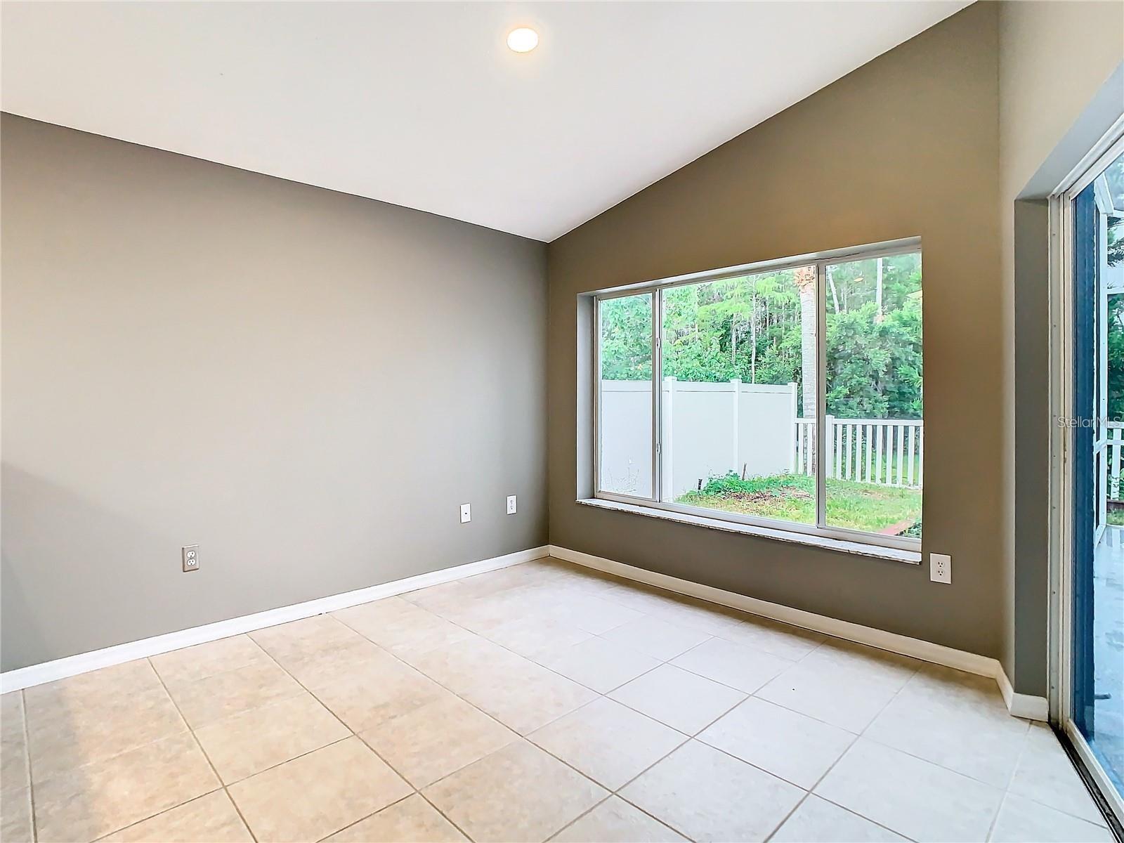 7823 FLORADORA DR