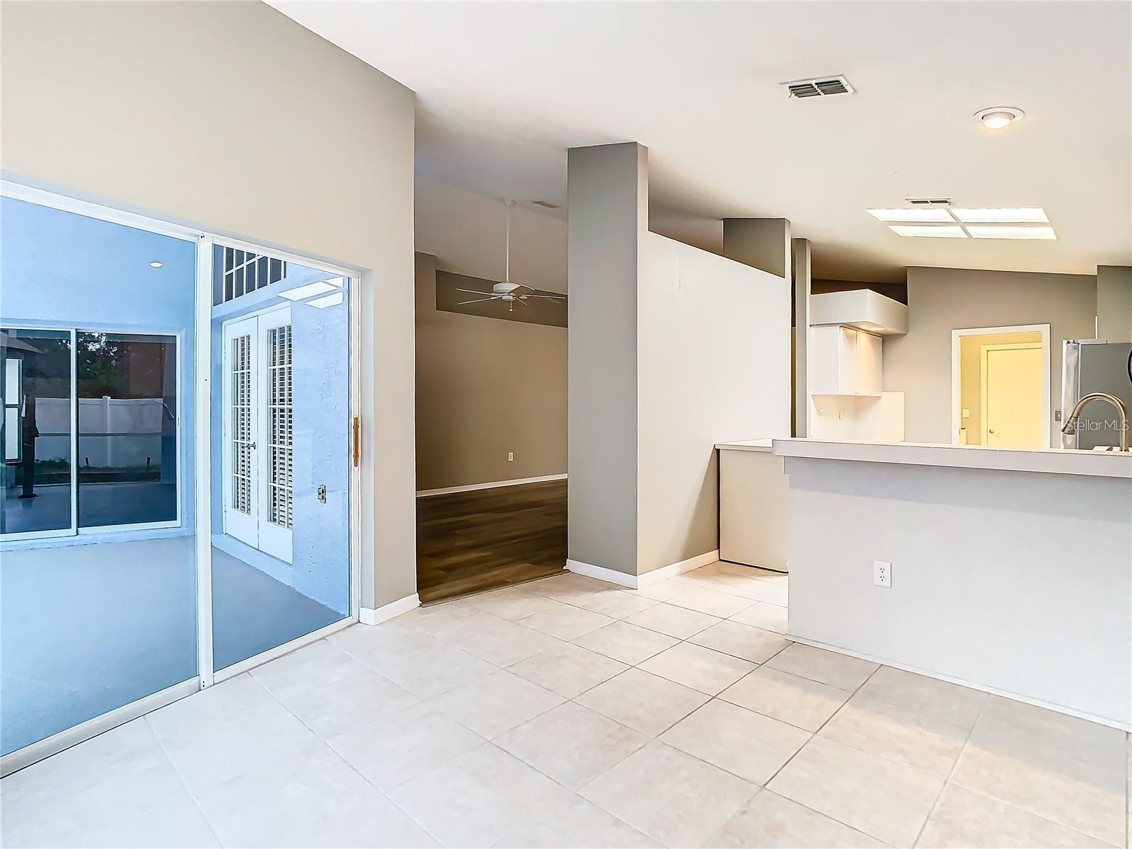 7823 FLORADORA DR
