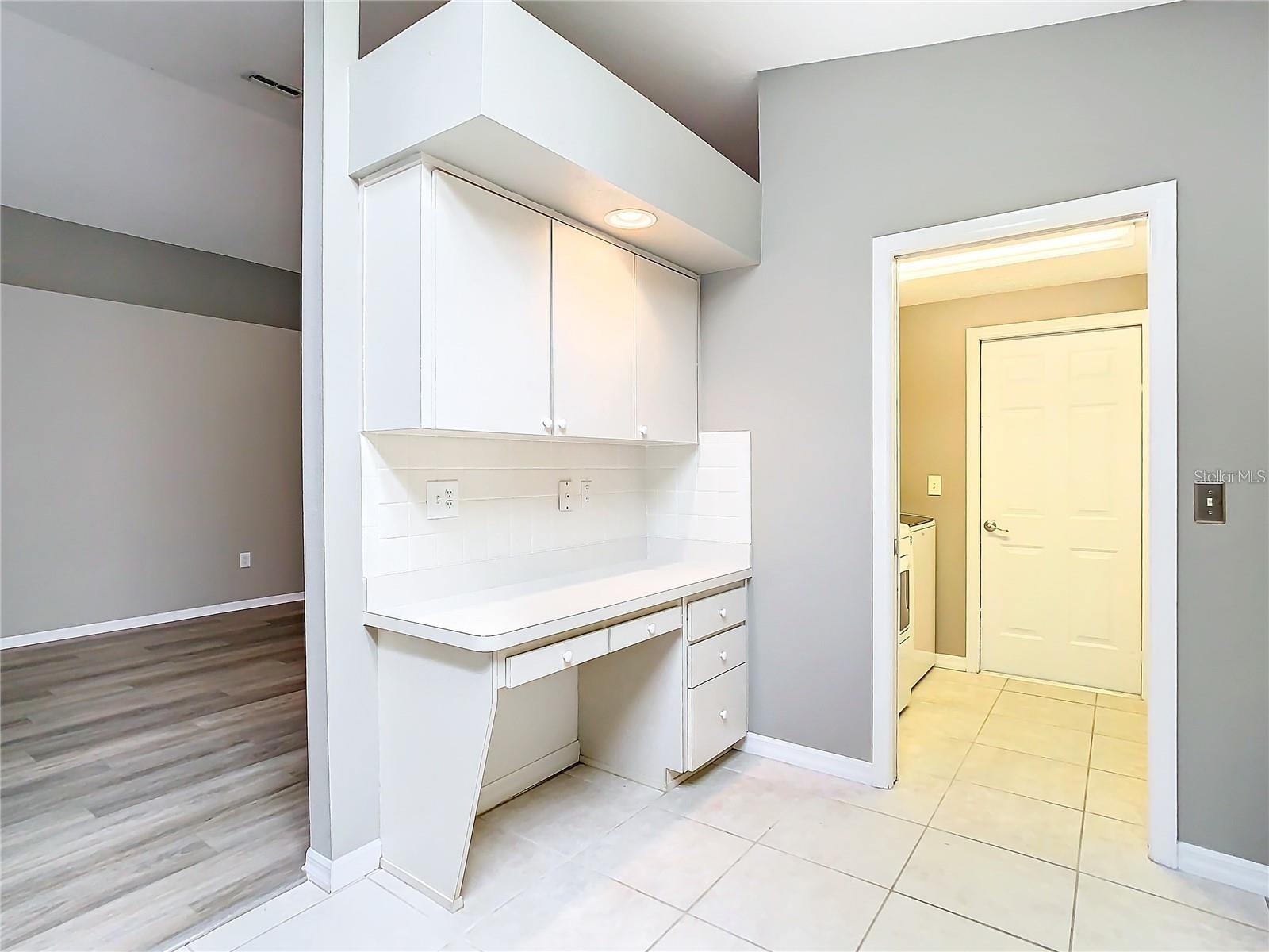7823 FLORADORA DR