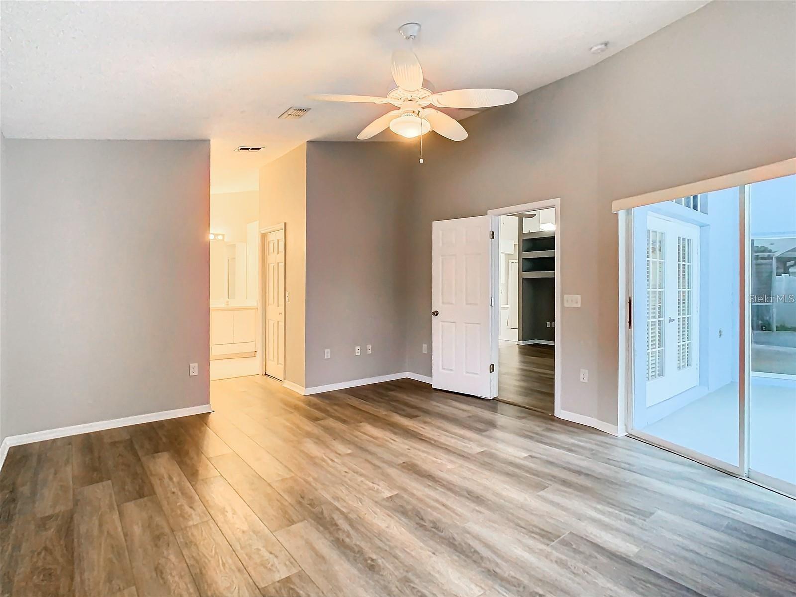 7823 FLORADORA DR
