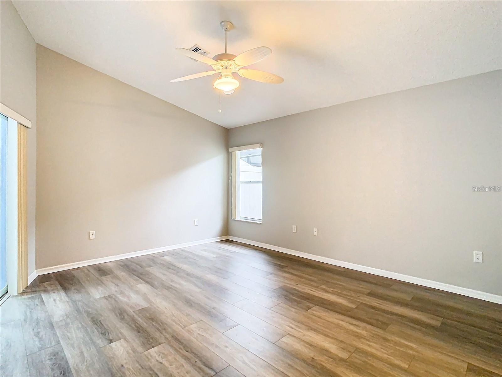 7823 FLORADORA DR