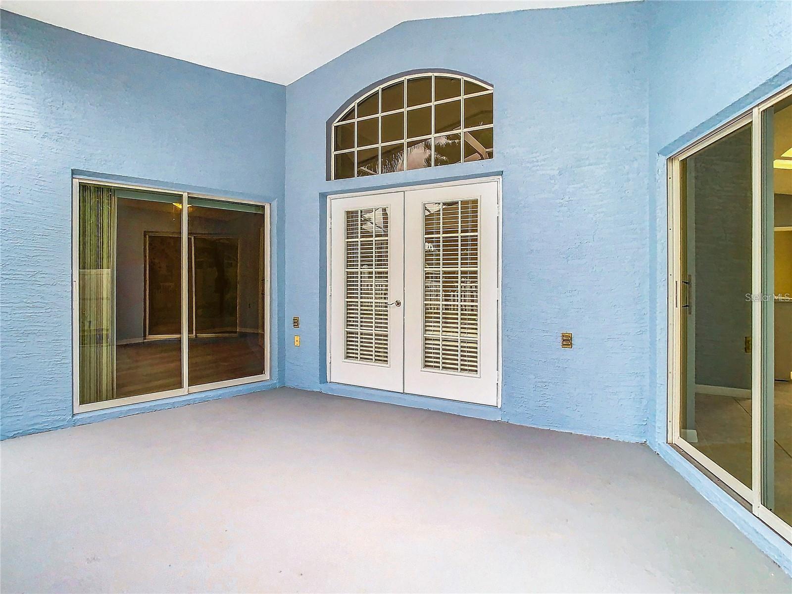 7823 FLORADORA DR