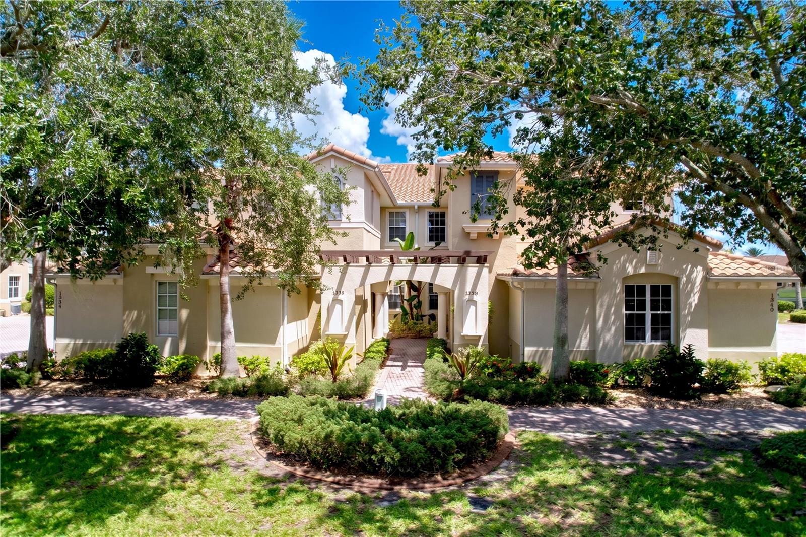 1338 EMERALD DUNES DR #35