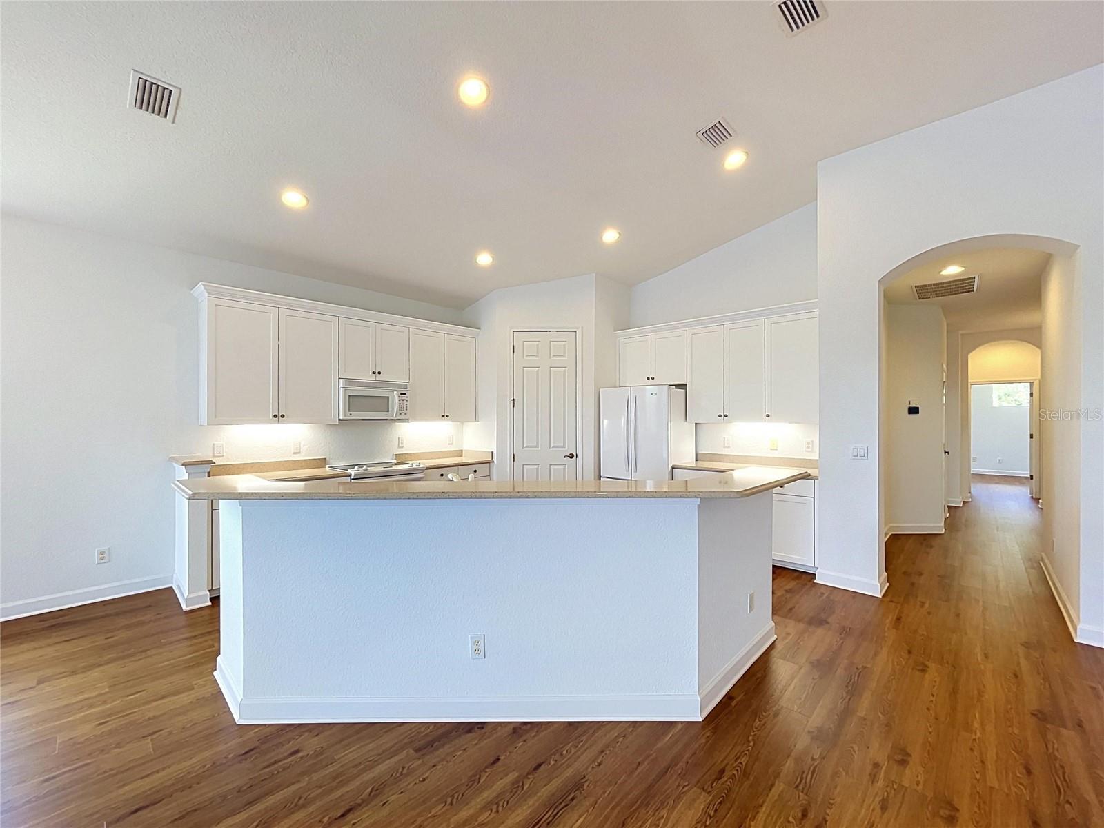 1338 EMERALD DUNES DR #35