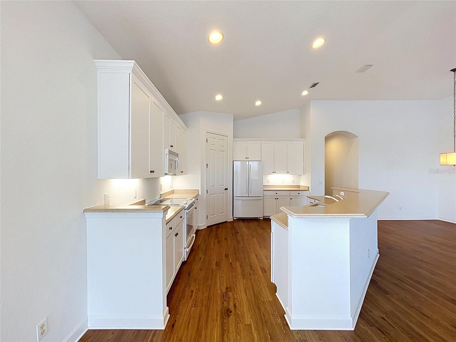 1338 EMERALD DUNES DR #35
