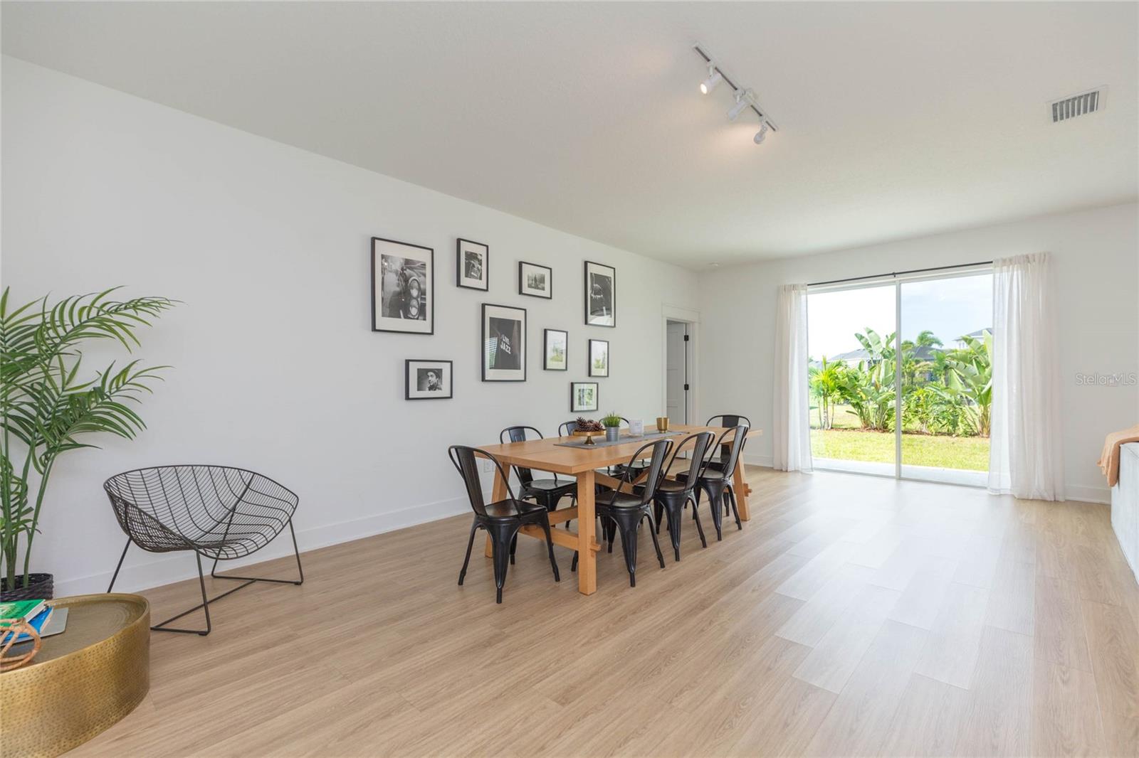 7122 ESTERO CT