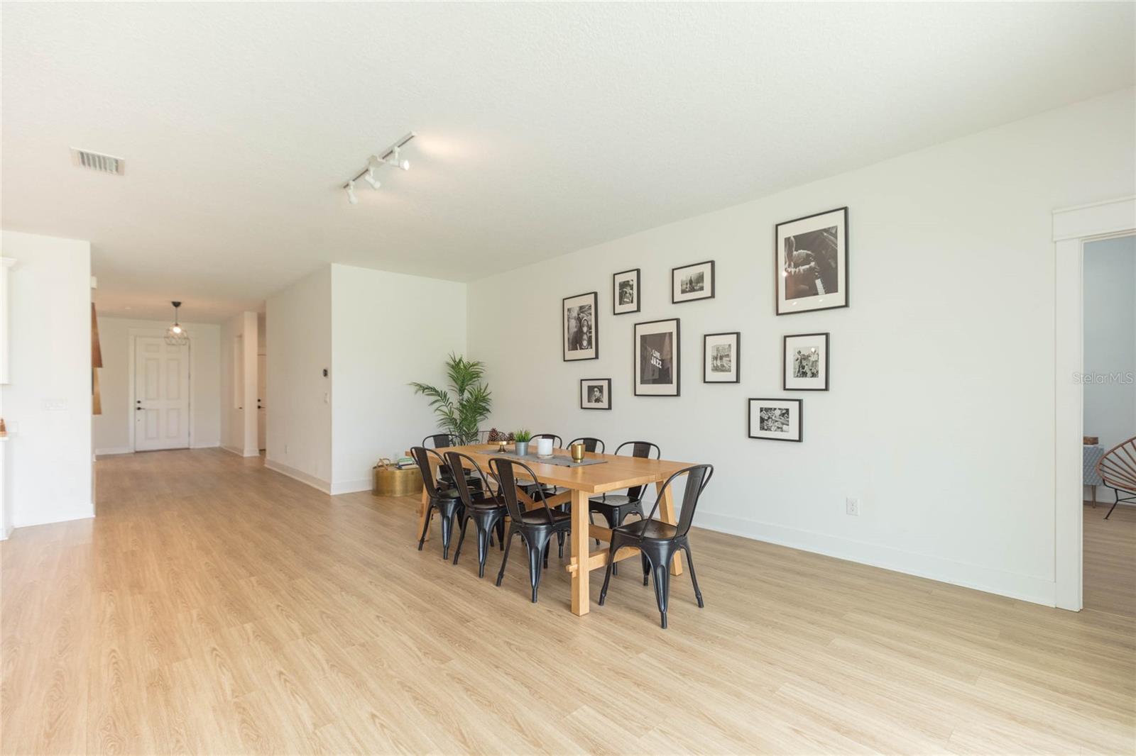 7122 ESTERO CT