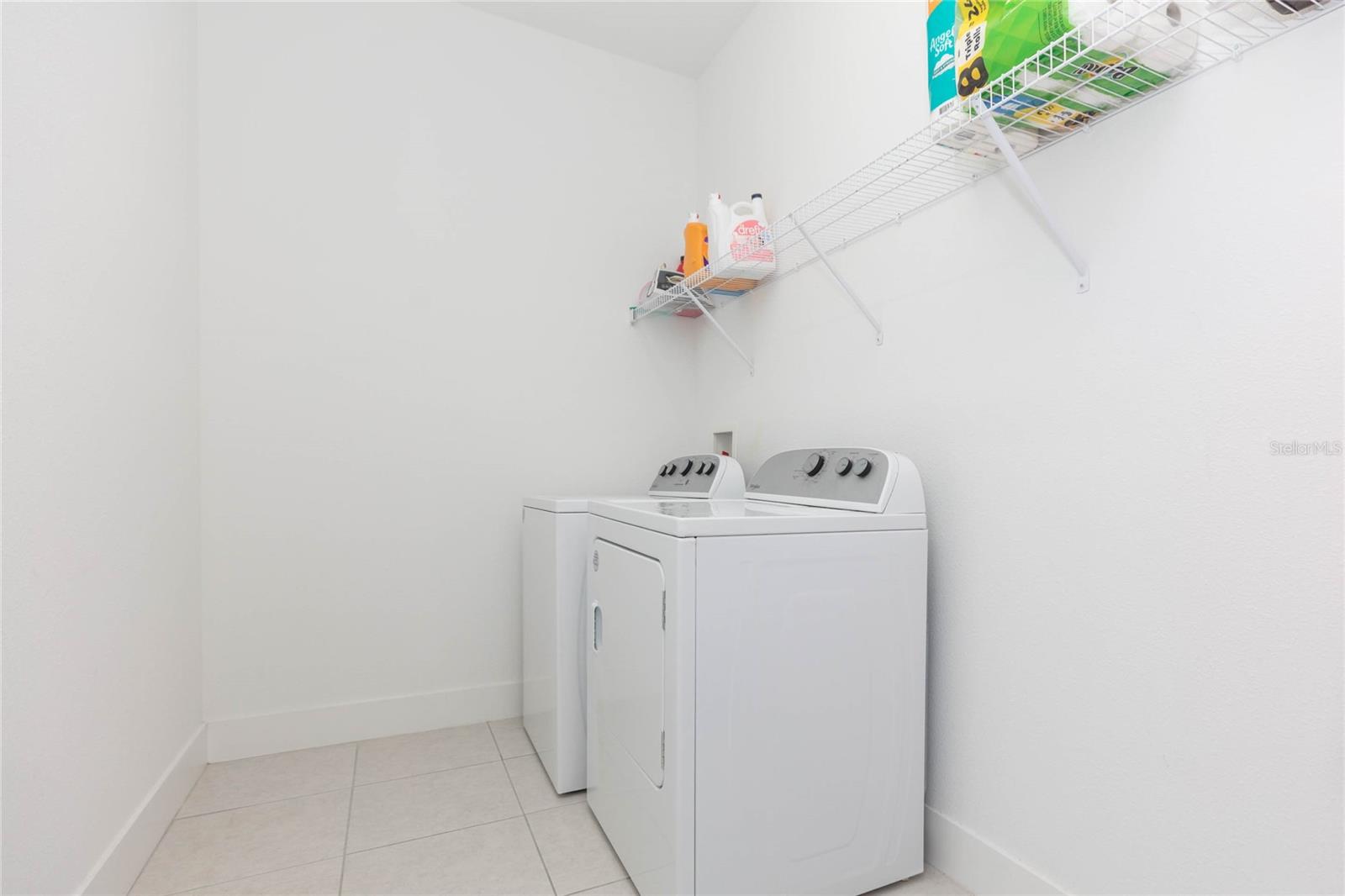 7122 ESTERO CT