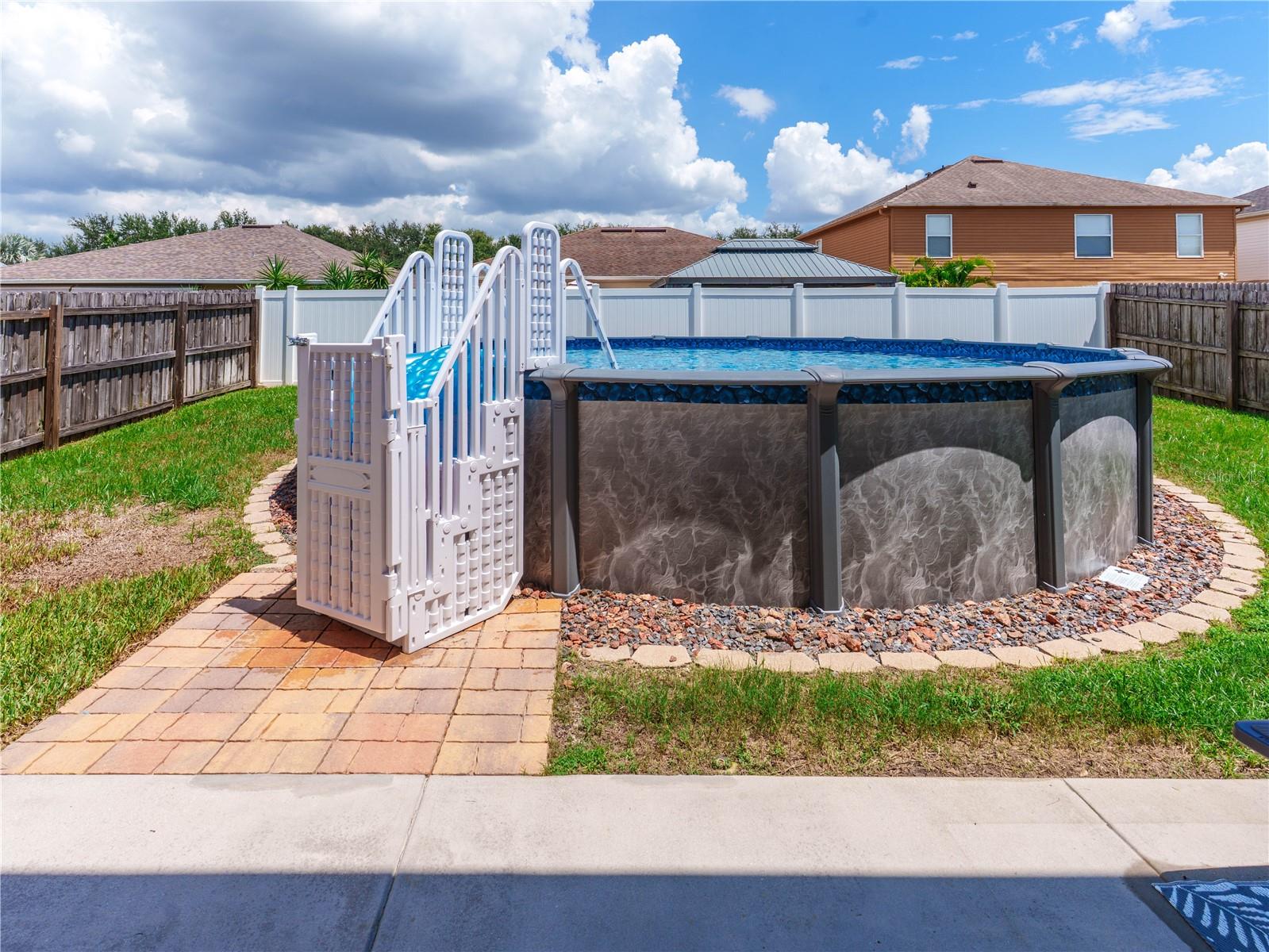 2722 HEATHGATE WAY