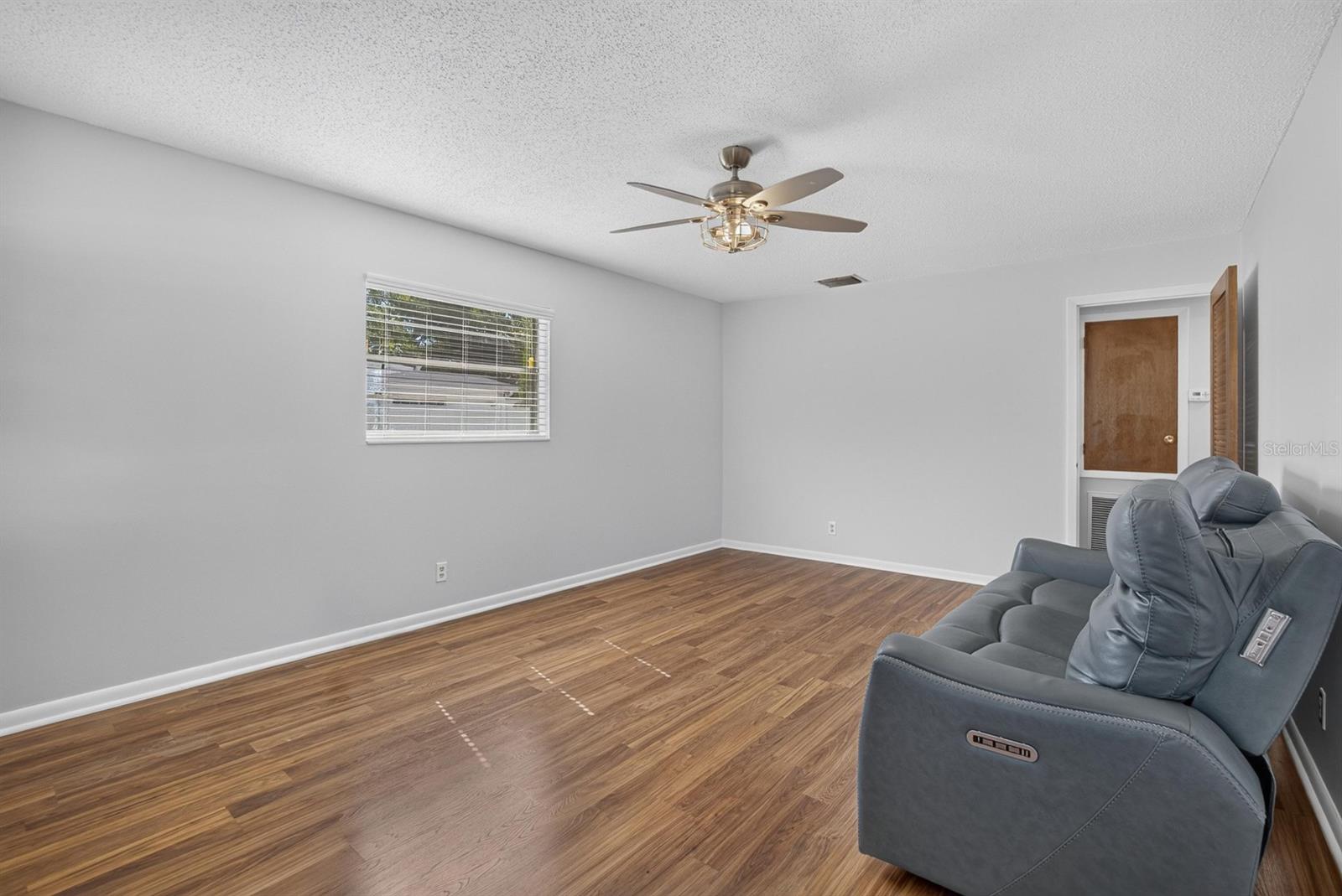 403 ALMA DR
