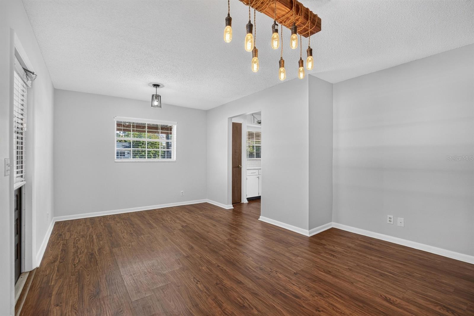 403 ALMA DR