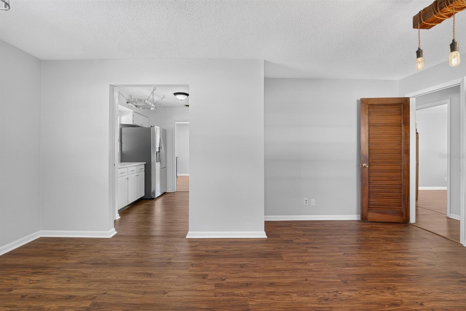 403 ALMA DR