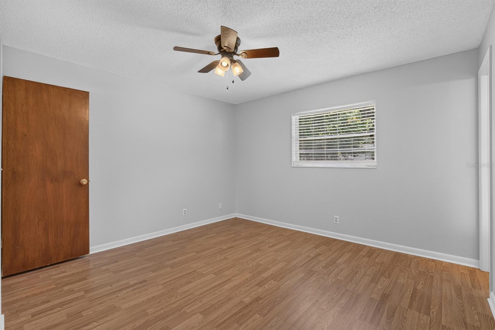 403 ALMA DR