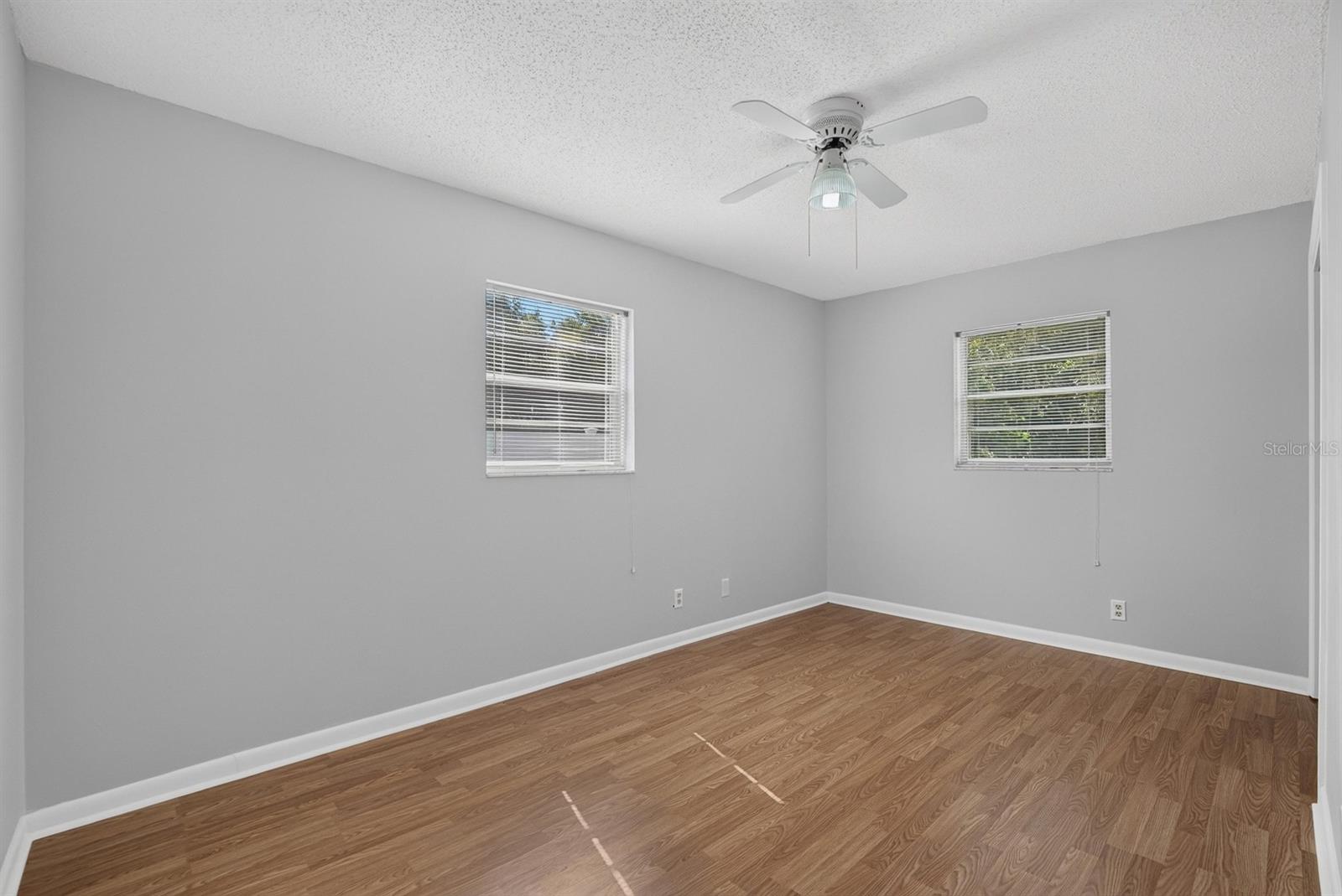 403 ALMA DR