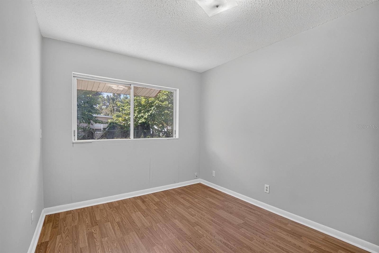 403 ALMA DR
