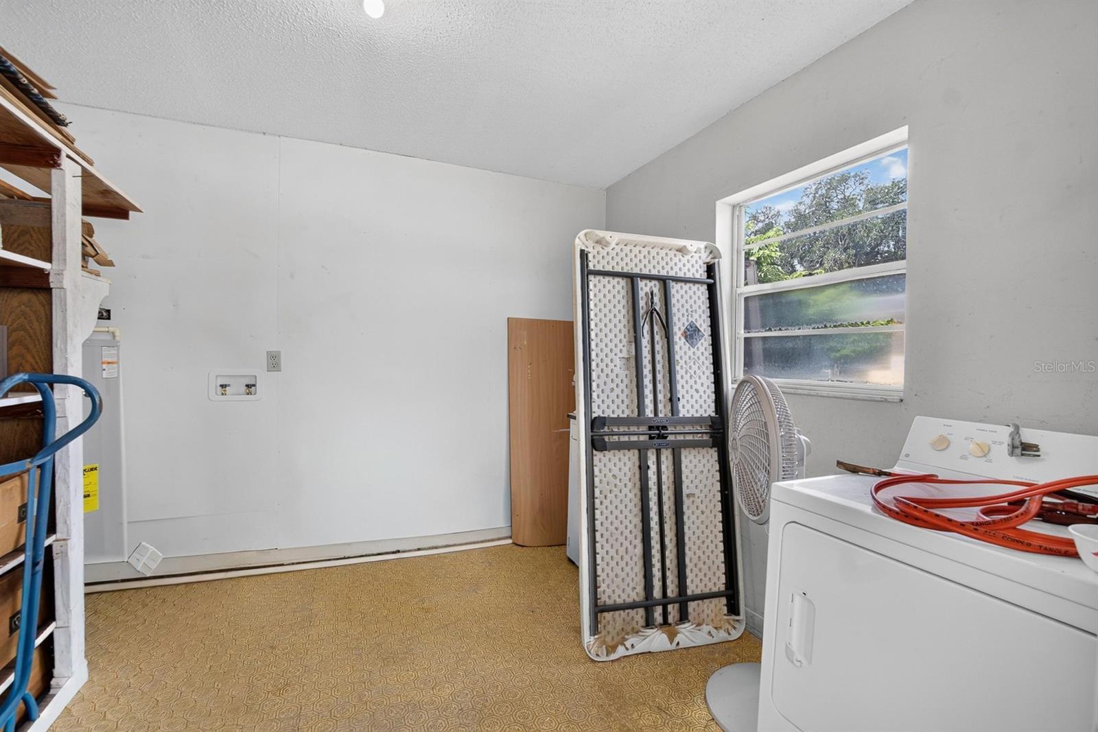 403 ALMA DR
