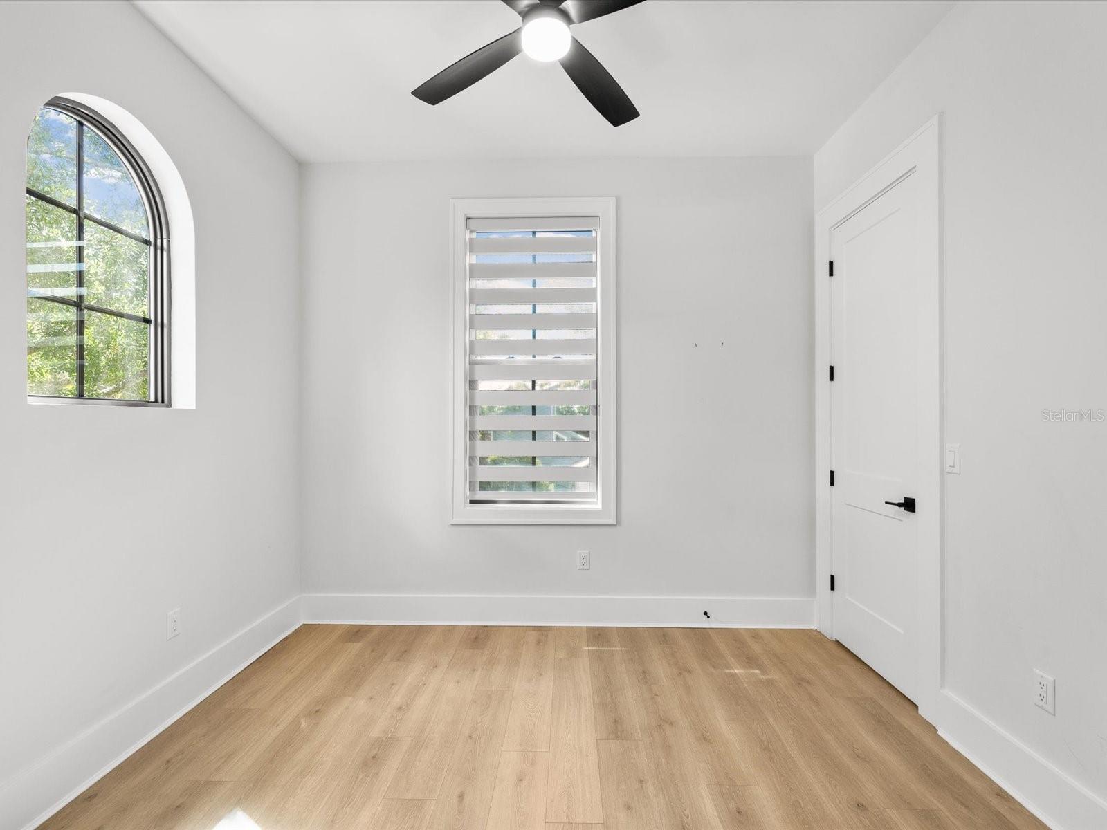 2123 S CORTEZ AVE