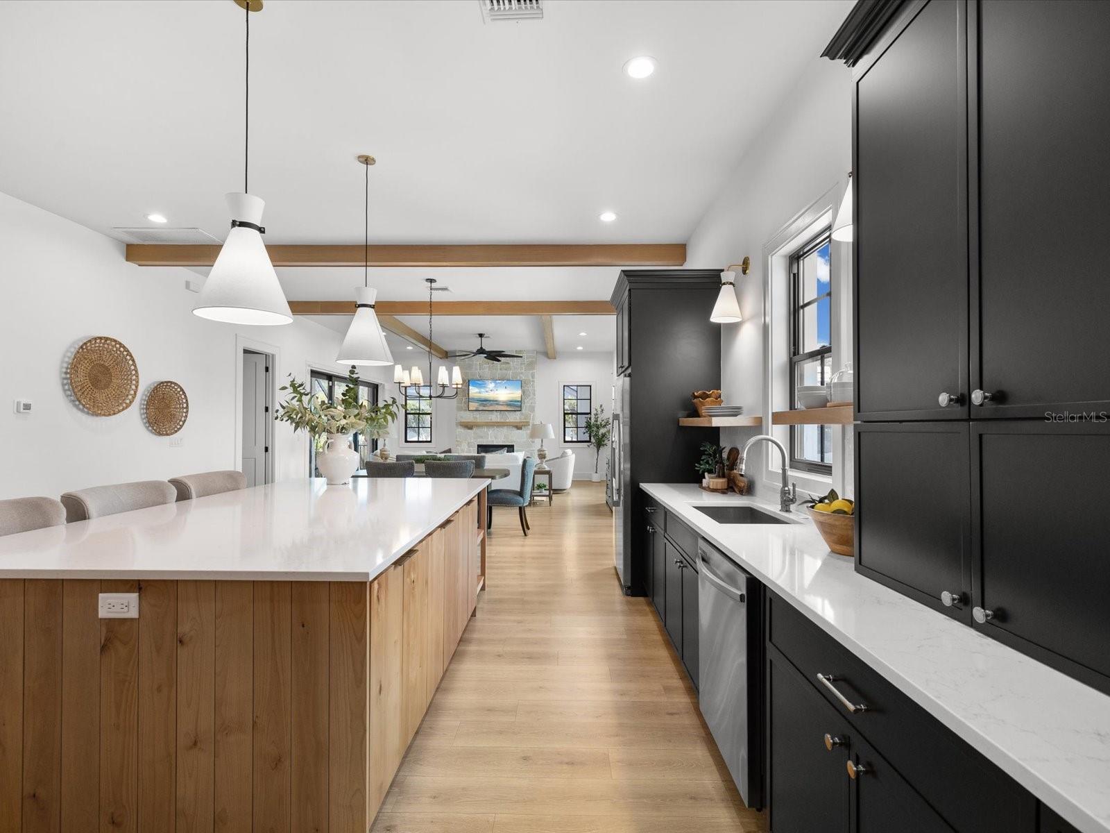 2123 S CORTEZ AVE