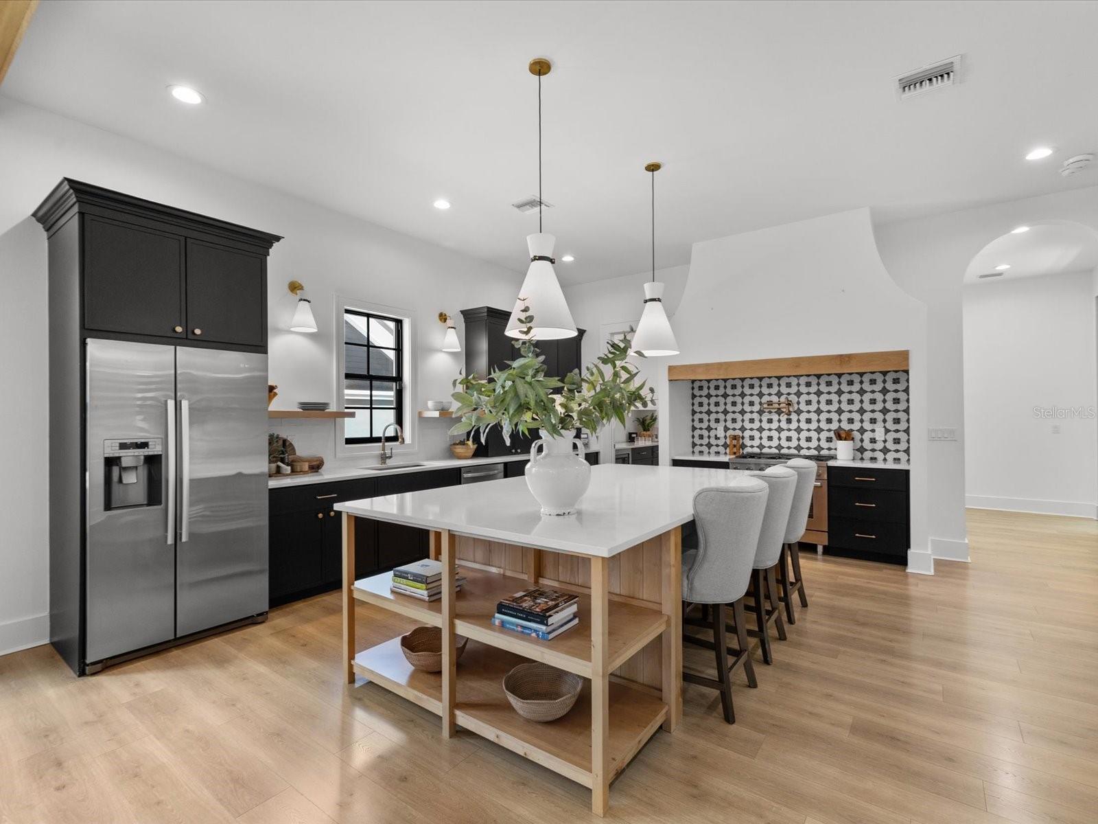 2123 S CORTEZ AVE