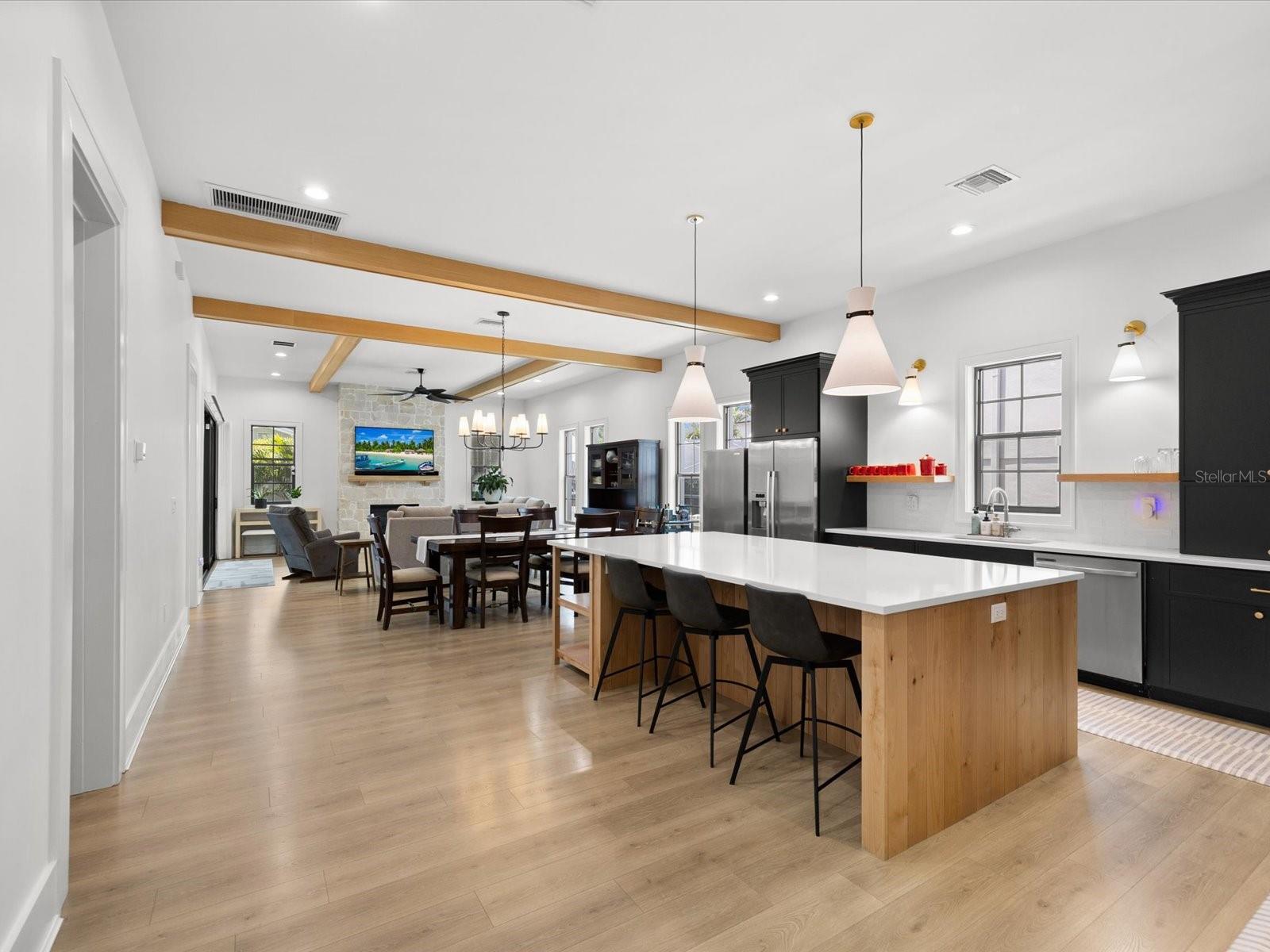 2123 S CORTEZ AVE